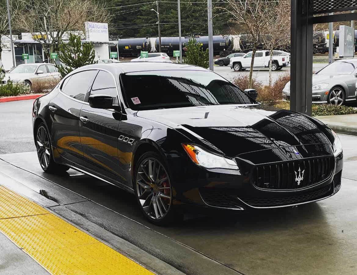 Signature limo Boeing field executive car service